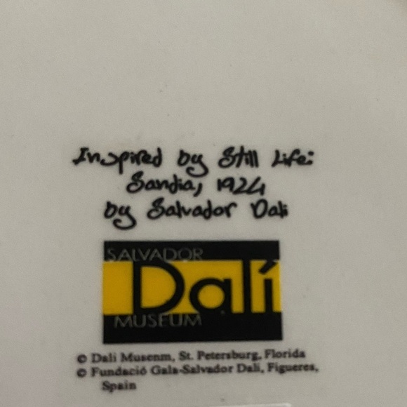 Salvator Dali Museum set of two small dishes/plate - Picture 2 of 5